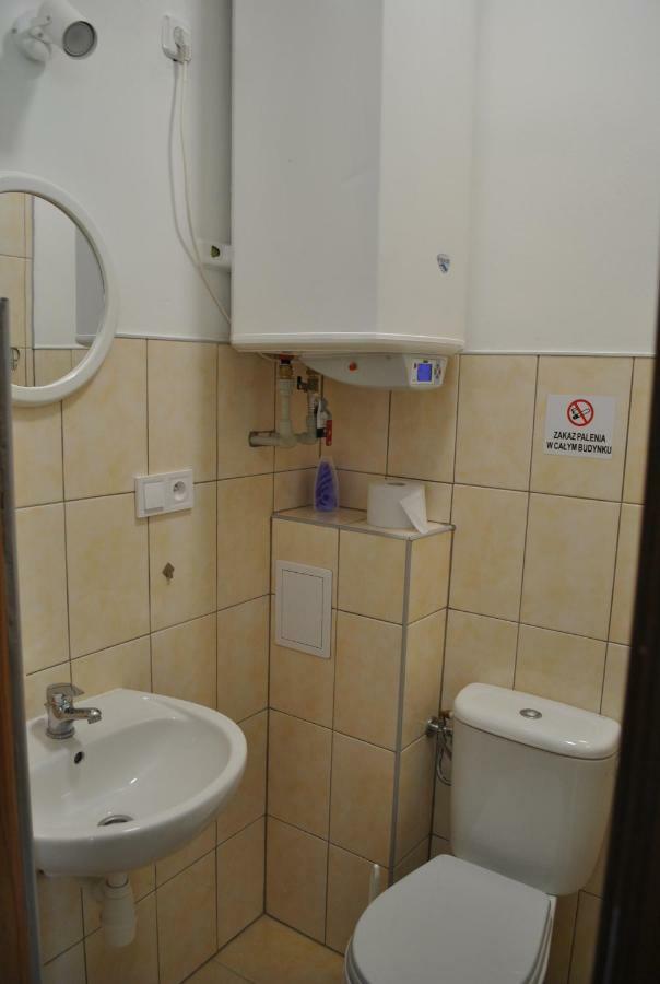 Hostel Pod Topolami เจโลนากูรา ภายนอก รูปภาพ