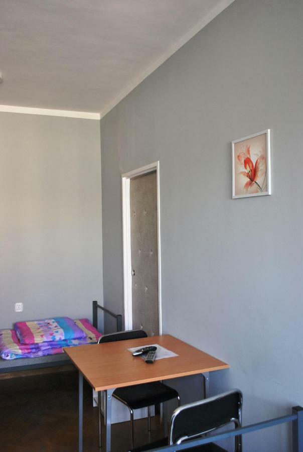Hostel Pod Topolami เจโลนากูรา ภายนอก รูปภาพ